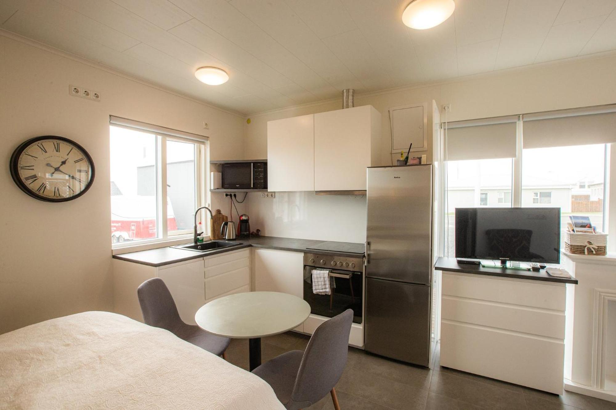Cave Apartment Þórshöfn Esterno foto